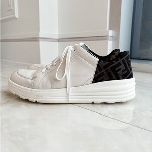 FENDI ⭐️ FF Logo Monogram Low Top Men’s Leather Sneakers Size 9 (in Fendi) /10US